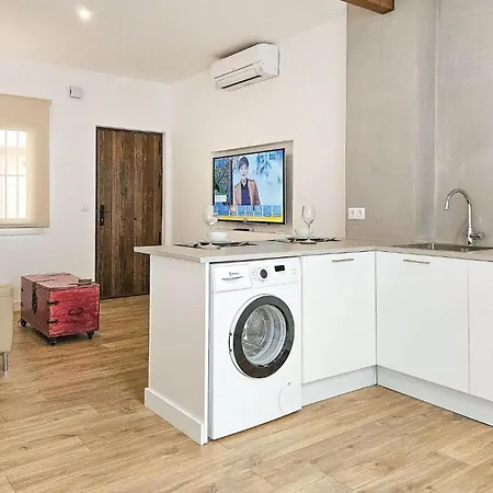 1 Bedroom Stunning In